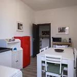 Caliph House 128 Bari