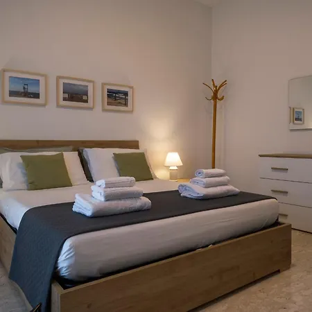 Caliph House 128 Bari