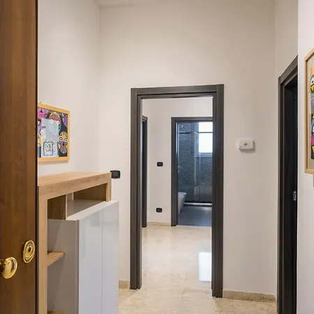 Caliph House 128 Bari