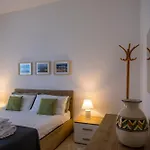 Caliph House 128 * Bari
